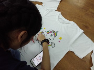อาสาสมัคร เขียนศิลป์บนเสื้อเพื่อผู้ป่วยเรื้อรัง 26 ต.ค. 62 T-Shirt Painting Volunteer to Support Chronically Ill Patients in Thailand; Oct, 26, 19